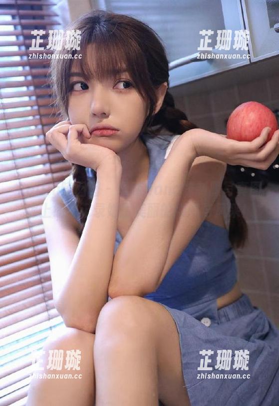 Feilin嗲囡囡 - 最新Hana妹制服写真图库上线，记录她最美丽的瞬间与风采！