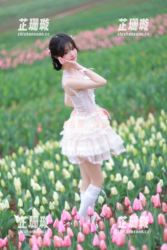 Feilin嗲囡囡 - 游泳池旁的性感：施忆佳KITTY泳装写真合集，资源丰富不容错过！
