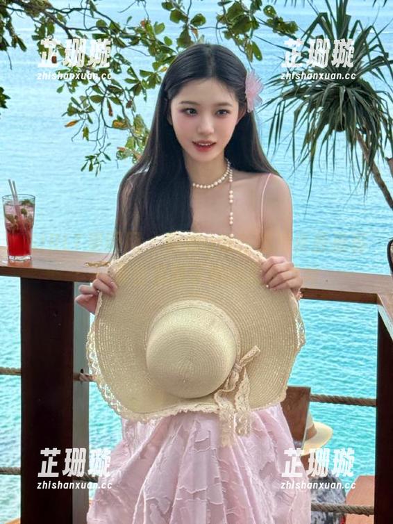 GIRLT果团网 - 蜜桃Q妹儿旅拍资源推荐：独家合集展示她的光辉瞬间