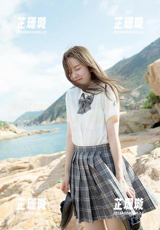 HuaYang花漾 - 小海臀Rena海边写真：爱与美的资源图库，尽情享受经典瞬间