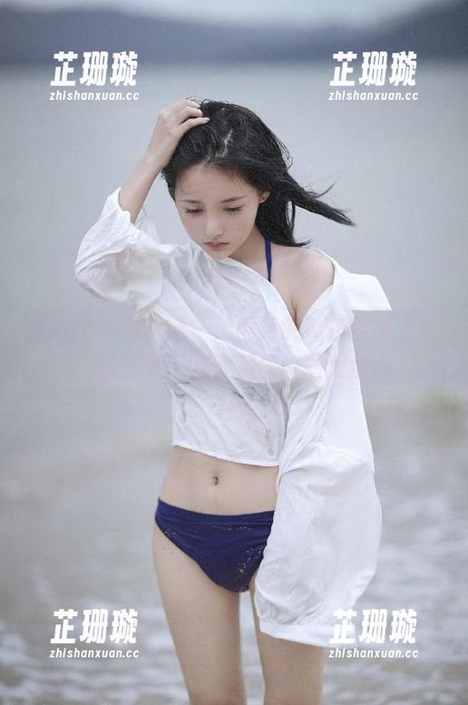 HuaYang花漾 - 王雨纯的私拍图集上线，美脚竟然成了视觉的最大焦点