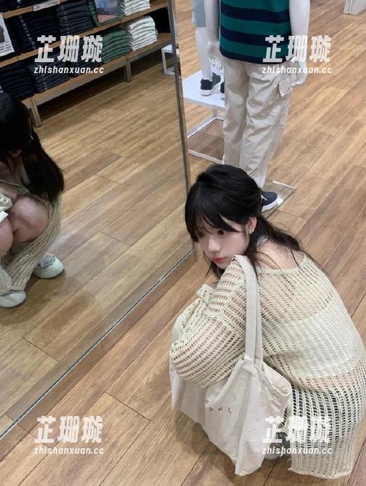IMiss爱蜜社-于姬Una IMiss爱蜜社 - 独家私房图集:于姬Una灰丝写真带你领略不一样的时尚风潮