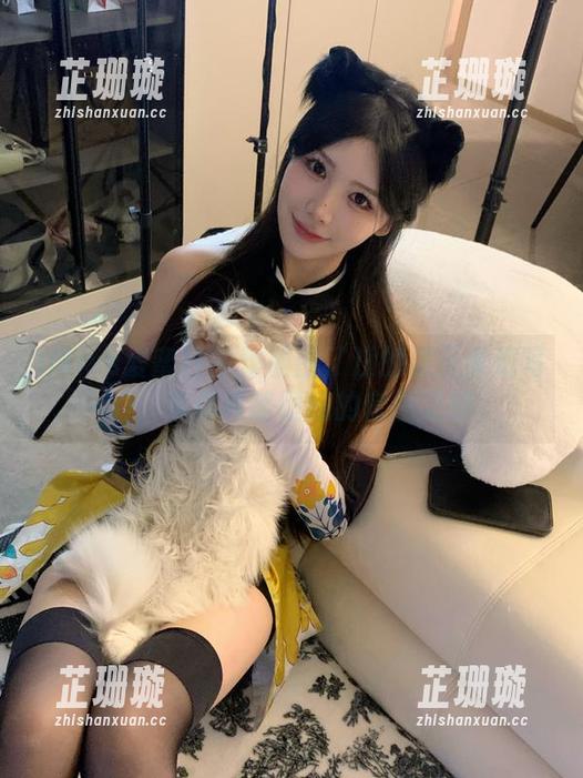 IMiss爱蜜社 - 蕾蕾醒了没的夏天梦幻写真：带你领略惬意的套图之旅