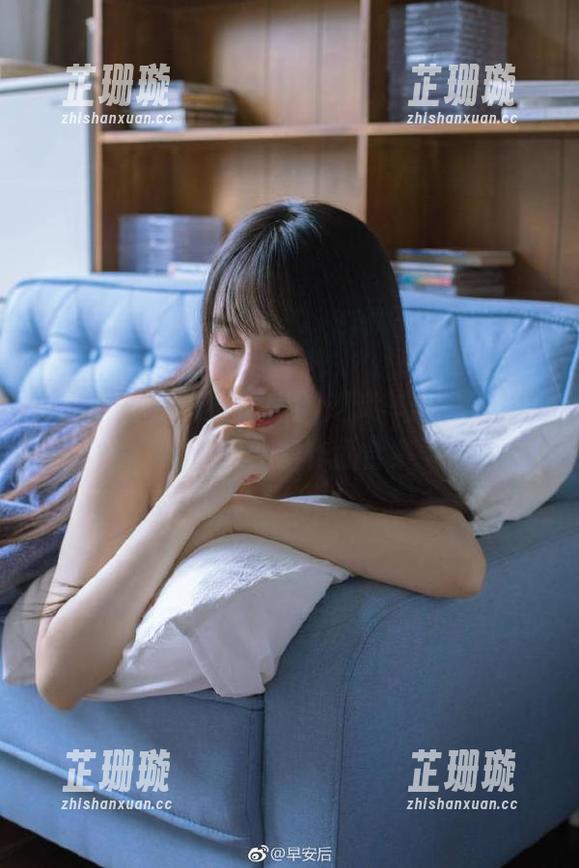 微密圈 - 美图展现July芝岚车内的别样风情：惊艳的作品合集
