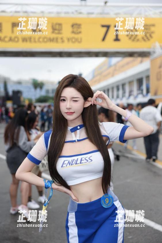 Ligui丽柜 - 奈沐子最新网袜图包：美丽与诱惑交织，带你进入奇妙境界！