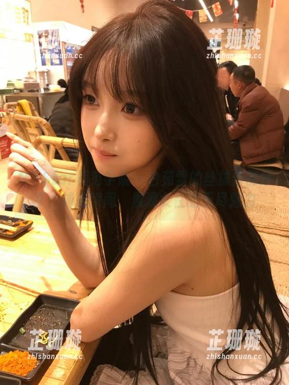 MFStar模范学院 - 白茹雪的丝袜作品分享：捕捉瞬间，展现女性的无尽魅力