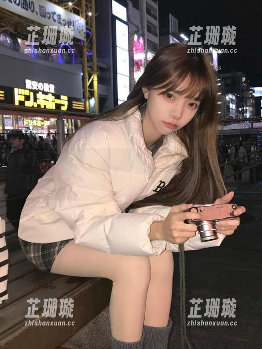MiStar魅妍社 - 大奶昔Kyra女友专属私拍套图，捕捉她在镜头前的真实瞬间