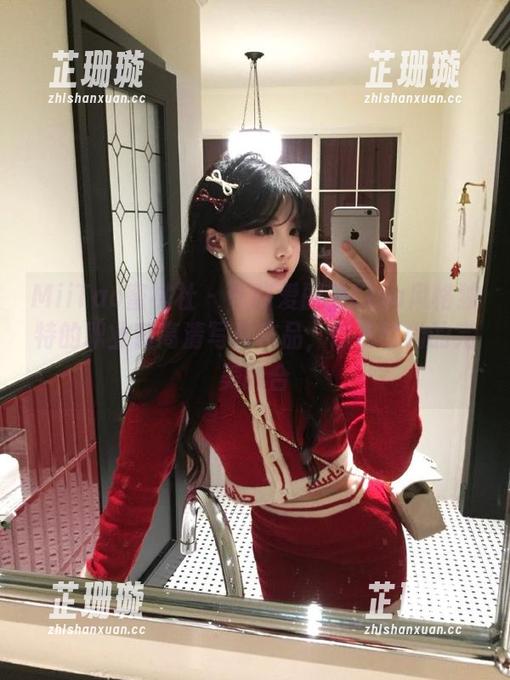 MiiTao蜜桃社 - 领略爱丽莎Lisa风格独特的职业装高清写真作品，职场时尚的完美融合