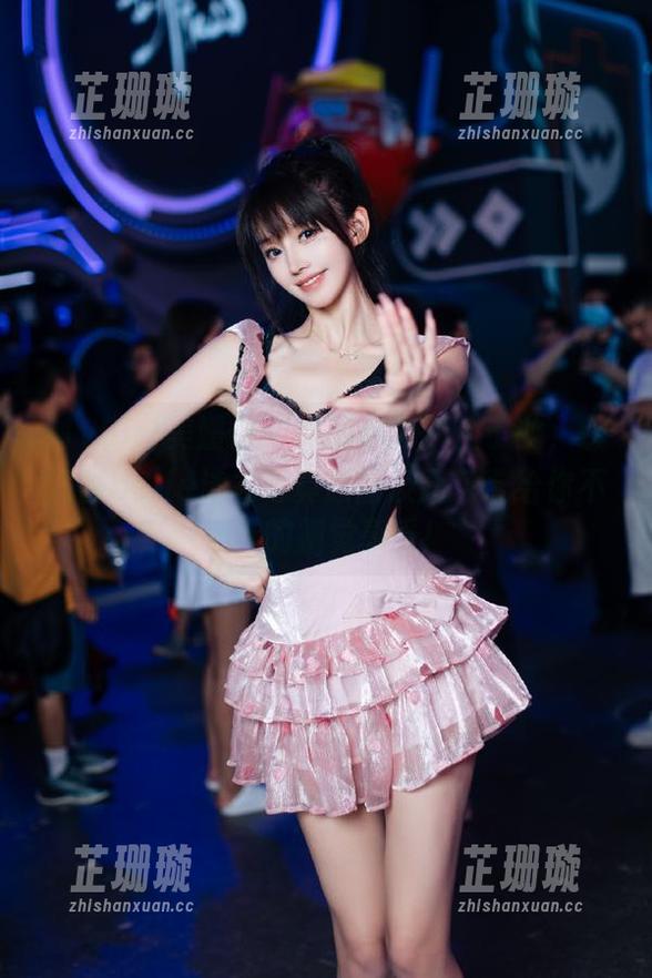 MyGirl美媛馆 - 她的魅力不止于此，媛媛酱belle泳衣写真原图及图包带给你不一样的视觉享受！