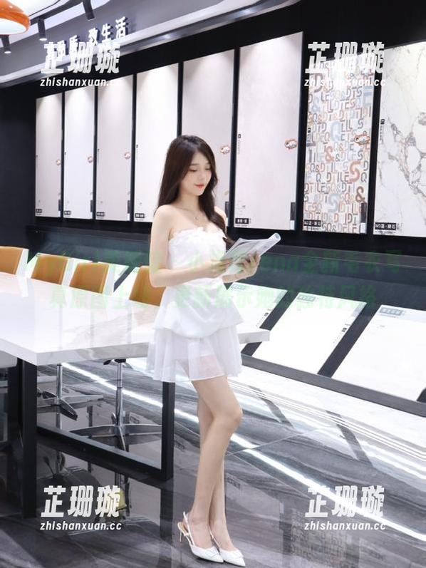 MyGirl美媛馆 - 小海臀rena全新毛衣写真原图上线，更新展示她的独特风格