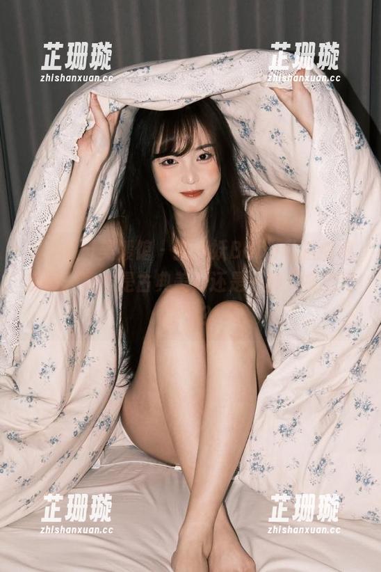 MyGirl美媛馆 - 狐小妖Baby私拍旗袍套图，真的是古典美，还是一种“视觉污染”？