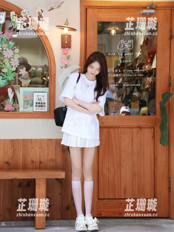 MyGirl美媛馆 - 令人心动的王馨瑶yanni长腿写真，图包带你沉醉其中！