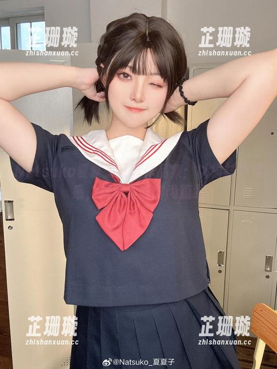 Natsuko夏夏子写真作品集：以棉袜为灵感，撰写温暖时尚篇章