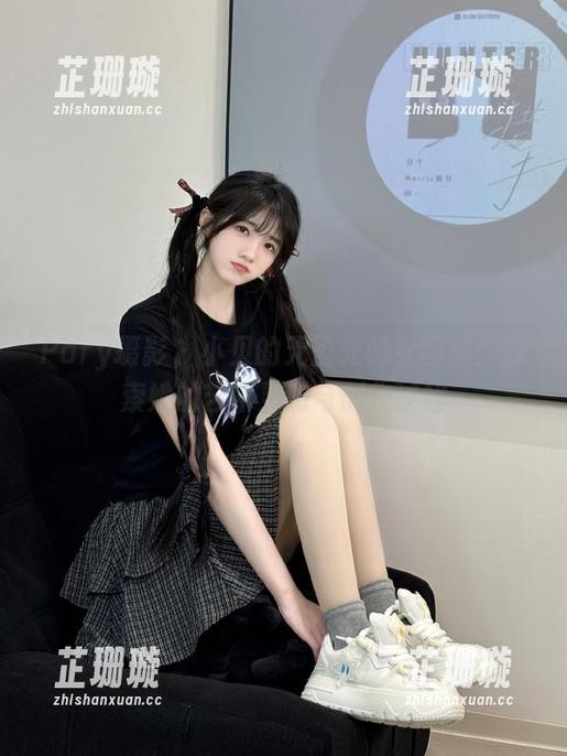 Pary摄影 - 小贝的无圣光修女图集：探索她的艺术灵感与创作过程