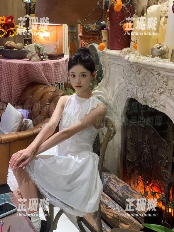 QingDouKe青豆客 - 在这组作品中观看Lee小棠的温柔魅力，沉浸于唯美的瞬间