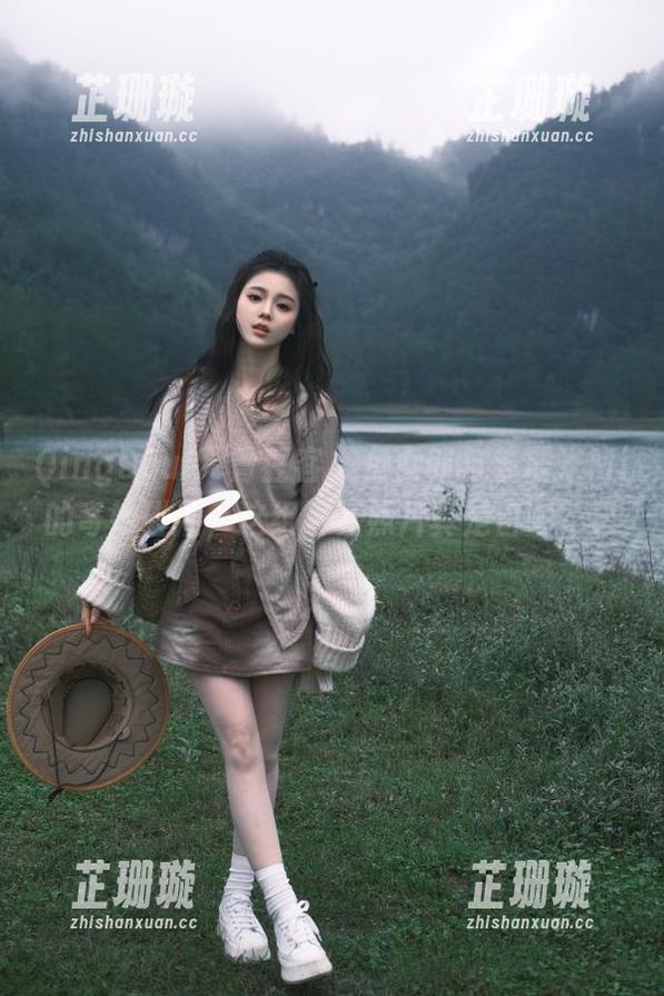 QingDouKe青豆客-苏糯米Mi QingDouKe青豆客 - 兔女郎与苏糯米Mi的奇妙碰撞,这组写真照片真是自嘲不已