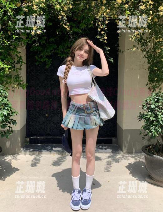 QingDouKe青豆客 - 颜浅浅Cindy毛衣写真图包精选，展现别样的时尚魅力与个性风格