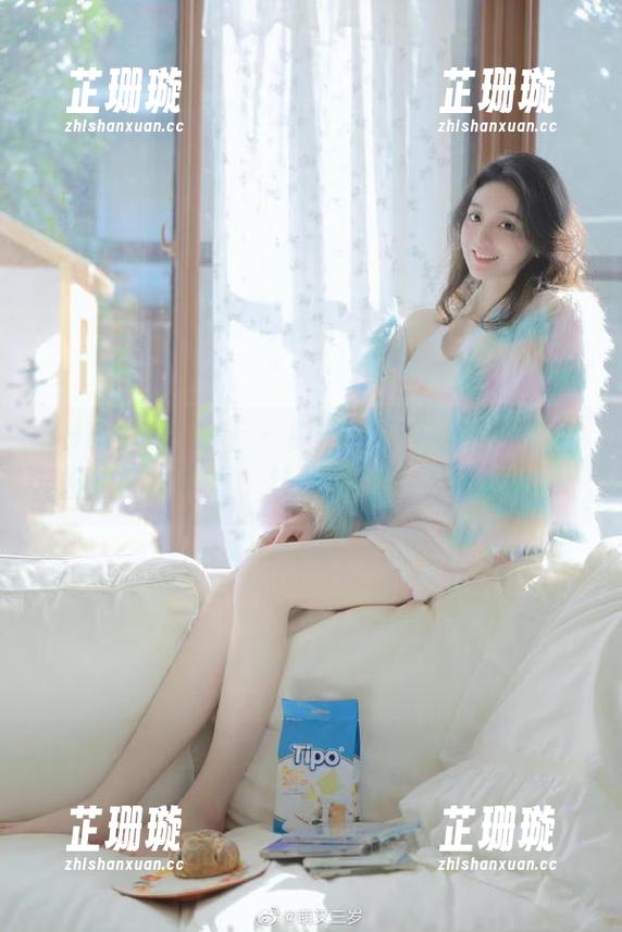SHENSHI绅士-鱼子酱 SHENSHI绅士 - 免费下载来自鱼子酱姐姐的精彩写真,让你的生活更添色彩!