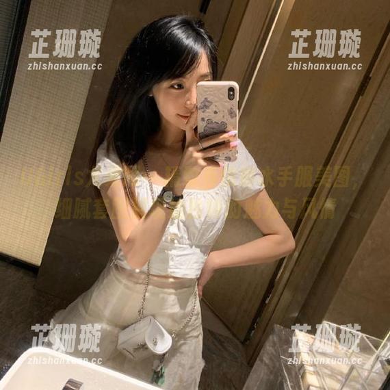 UGirls尤果网 - 精致乔依琳水手服美图，细腻套图展现她独特的魅力与风情