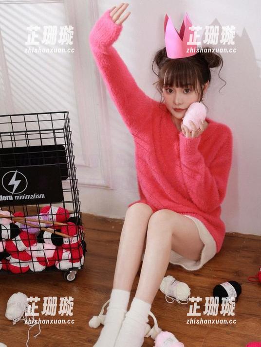 UGirls尤果网 - 奶茶Emily职业装写真集：精致优雅职业女性的套图合集