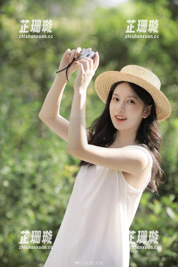 UGirls尤果网 - 黑色幽默？！娜依灵儿无圣光图集带你探索她的另一面