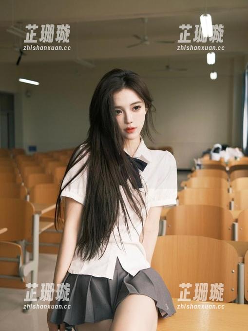 UGirls尤果网 - 沈诺馨高跟鞋写真新作：探索女性魅力的精彩照片合集