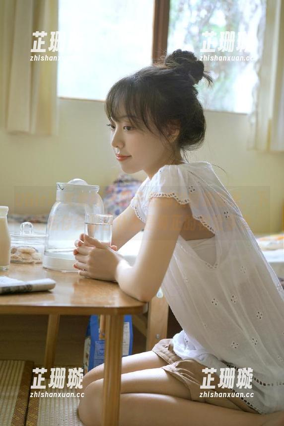 UGirls尤果网 - 游子熙御姐图集曝光，下载后你会明白什么是真正的视觉享受