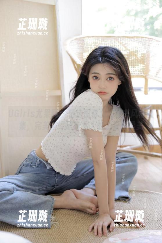 UGirls尤果网 - 精选田慕儿的秘书风格图集，完美演绎职场女人的力量与柔美