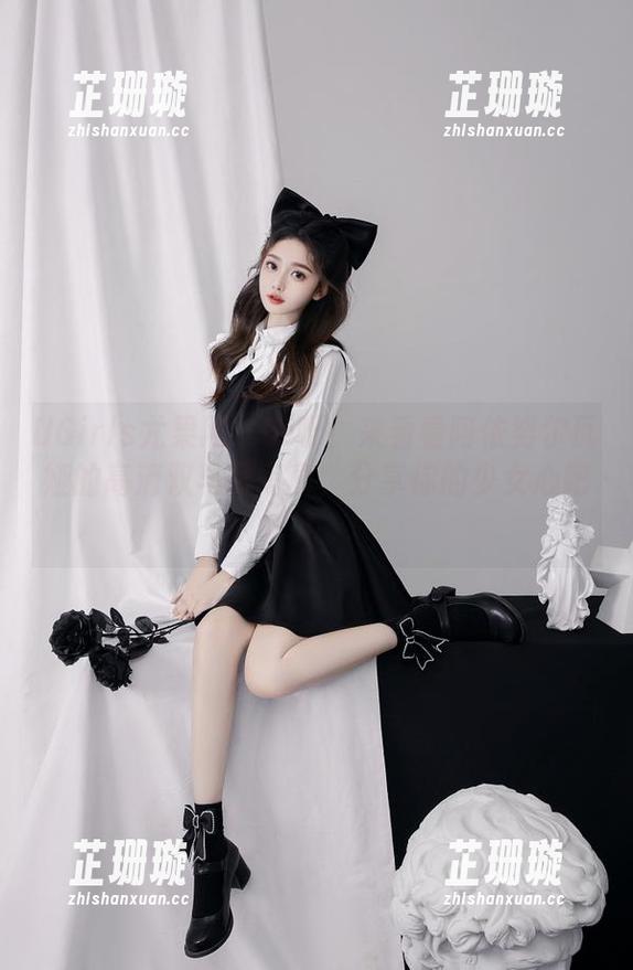 UGirls尤果网 - 嗨呀！来看看阿依努尔瓦娅的高清双马尾写真，分享你的少女心吧！