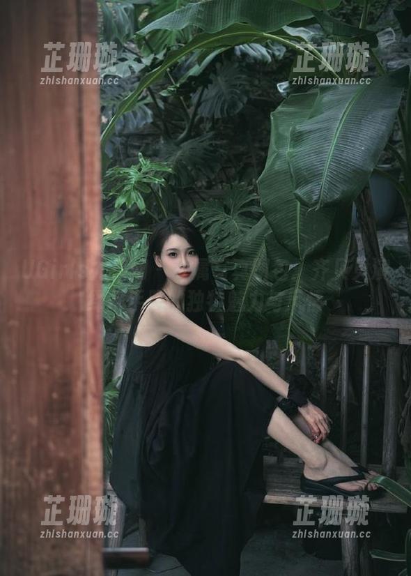 UGirls尤果网 - 专属写真图包：齐贝贝演绎水手服的独特魅力与风情