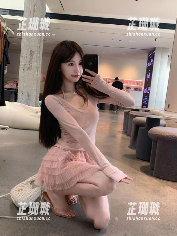XINGYAN星颜社-王雨纯 XINGYAN星颜社 - 精美高清写真:王雨纯演绎网袜风情,展现女性独特魅力