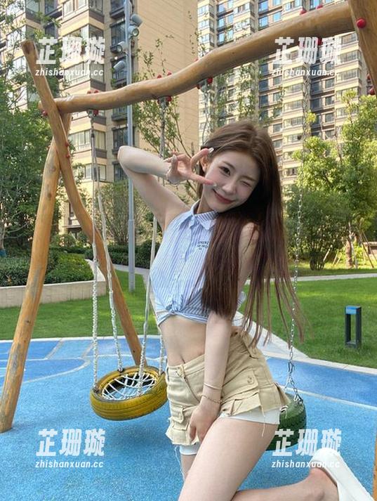 Xiuren秀人网 - 音乐与美貌交织，MOON嘉依女神的写真图片合集发售中
