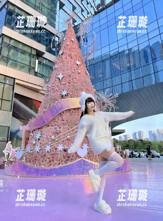 Xiuren秀人网 - 细腻之美：伊丽莎有点白JK原图图集，带你领略她的风格与魅力