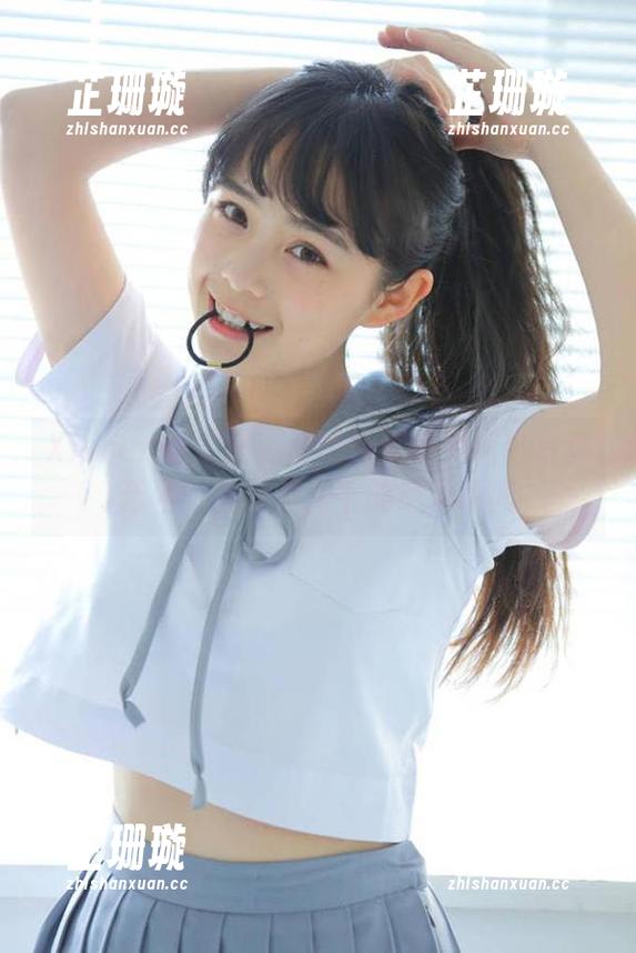 Xiuren秀人网 - 品味叶梦轩的纯白写真艺术：清新视角下的动人瞬间