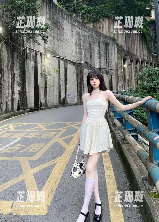 Xiuren秀人网 - 周于希Sally透明写真原图集：私房作品中的朦胧与清晰