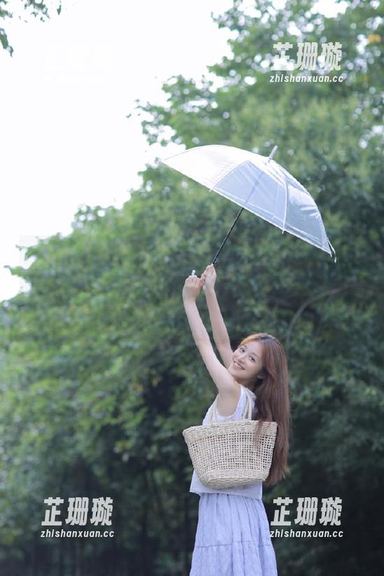 Xiuren秀人网 - 夏晓Maggy女孩独特风格套图，满足你对清新与可爱的无尽追求