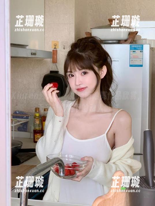 Xiuren秀人网 - 奶喵喵油亮作品欣赏，无圣光灯光下的动人时刻