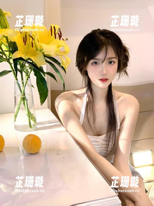 Xiuren秀人网 - 用图片记录小逗逗的短裤魅力，作品让人流连忘返