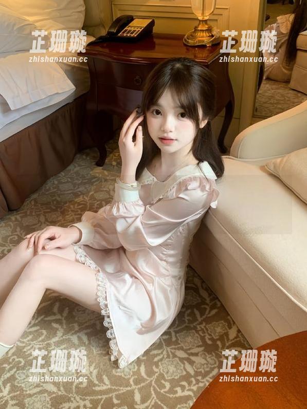 Xiuren秀人网 - 惊艳视觉：白兔西希日常精选套图集，尽览她的温柔瞬间
