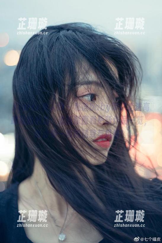 Xiuren秀人网 - 私语baby带你走进高跟鞋的魅力：最新原图和更新作品一览，体会每一帧的精致与风格！