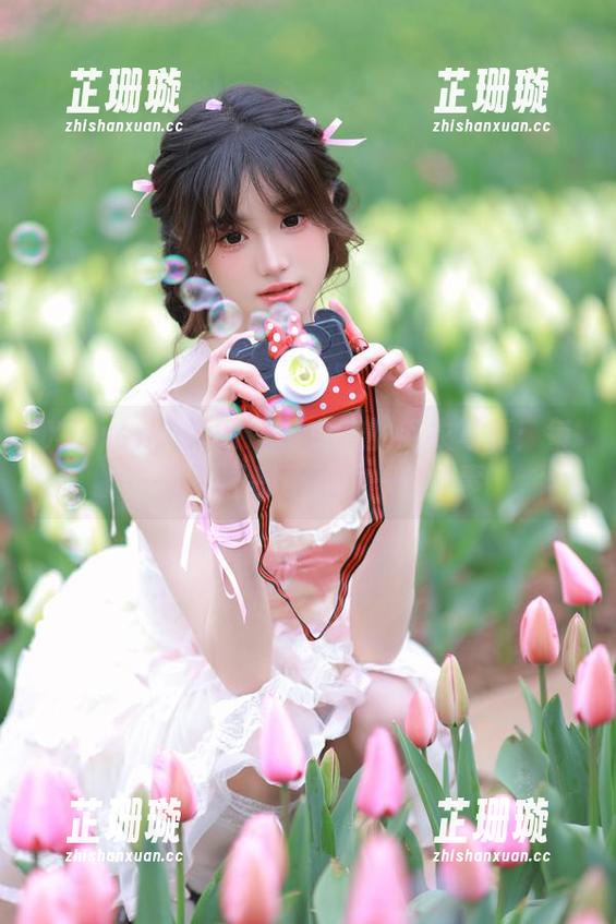 Xiuren秀人网 - 萌白酱的毛衣写真：每一张原图都承载了一份故事