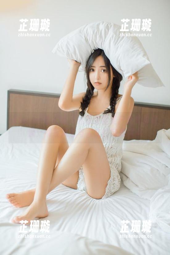 Xiuren秀人网 - 赵万灵精美户外写真资源：捕捉风景与人文的完美结合