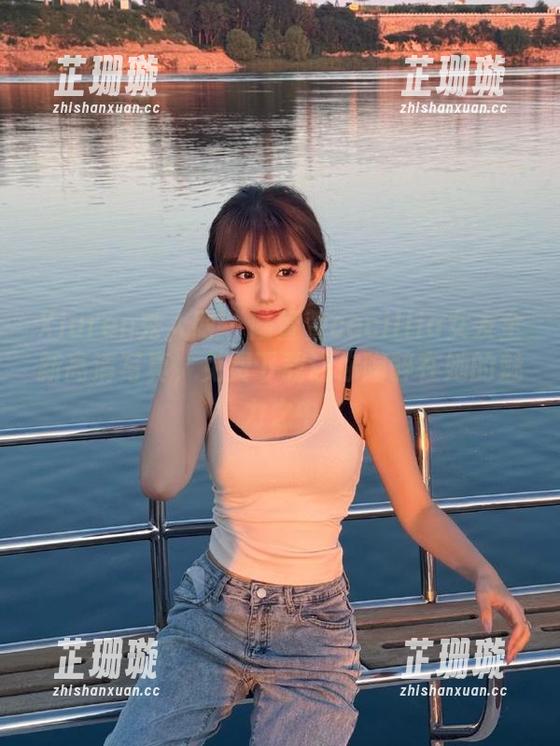 Xiuren秀人网 - 陆萱萱cecillia女友全新高清写真，免费下载让你陶醉在她的魅力之中