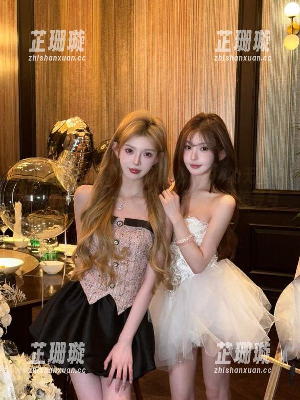Xiuren秀人网 - 解读雨儿1494的无圣光礼服图集：每一页都是对美的终极追寻与展现