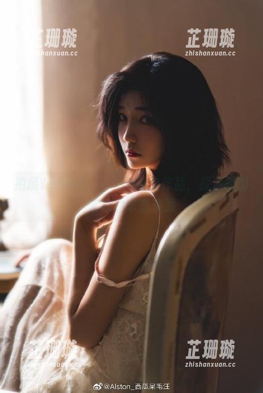 拍摄Yebin(전예빈)沙滩的作品，探索摄影艺术的丰富资源