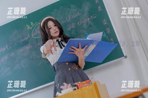 Yiko湿润兔发布惊艳作品《被遗忘的大慈树王&大摆锤》，立即下载高质量图片分享美好