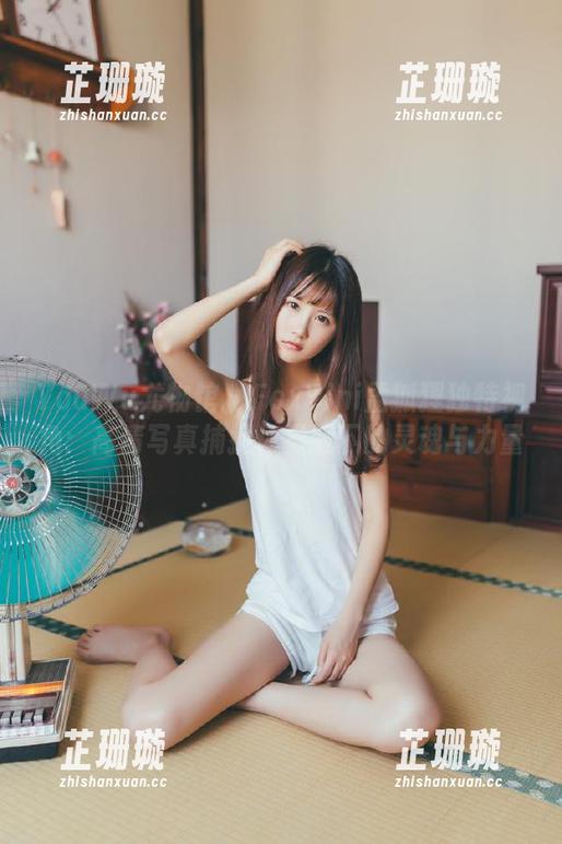 YouWu尤物馆 - FoxYini孟狐狸独特视角：高清写真捕捉体操服下的灵魂与力量