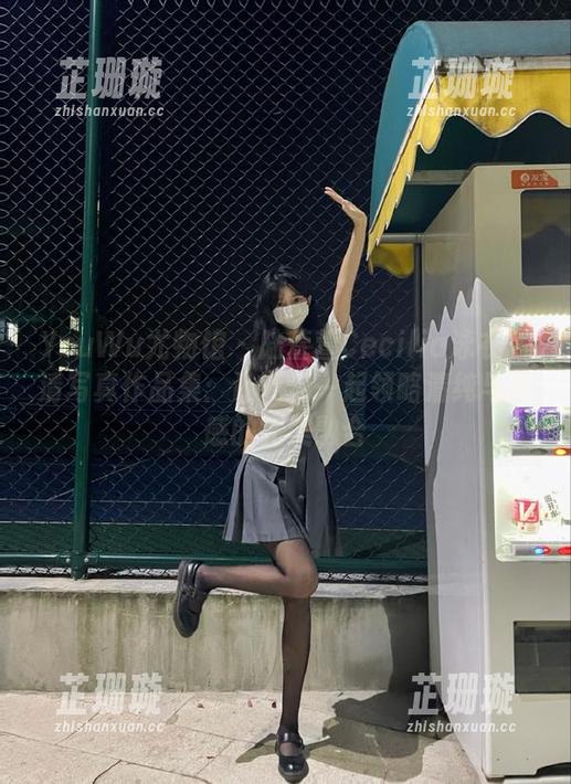 YouWu尤物馆 - 陆萱萱Cecilia泳衣高清写真作品集：让我们一起领略清纯与性感的完美融合