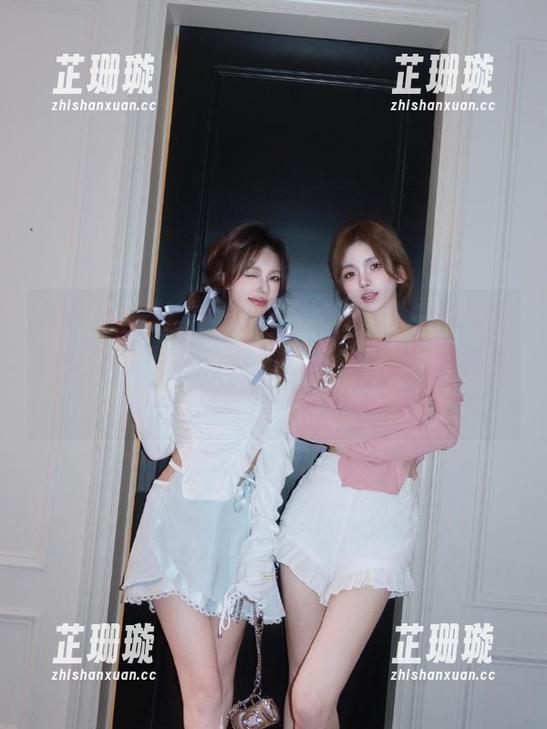 beautyleg - 全新更新！Celia双人写真集闪耀登场，带你领略两人间的细腻互动与真实情感