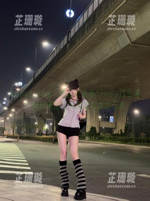beautyleg - 透过镜头看Cindy连衣裙：揭秘她的写真风格与资源分享